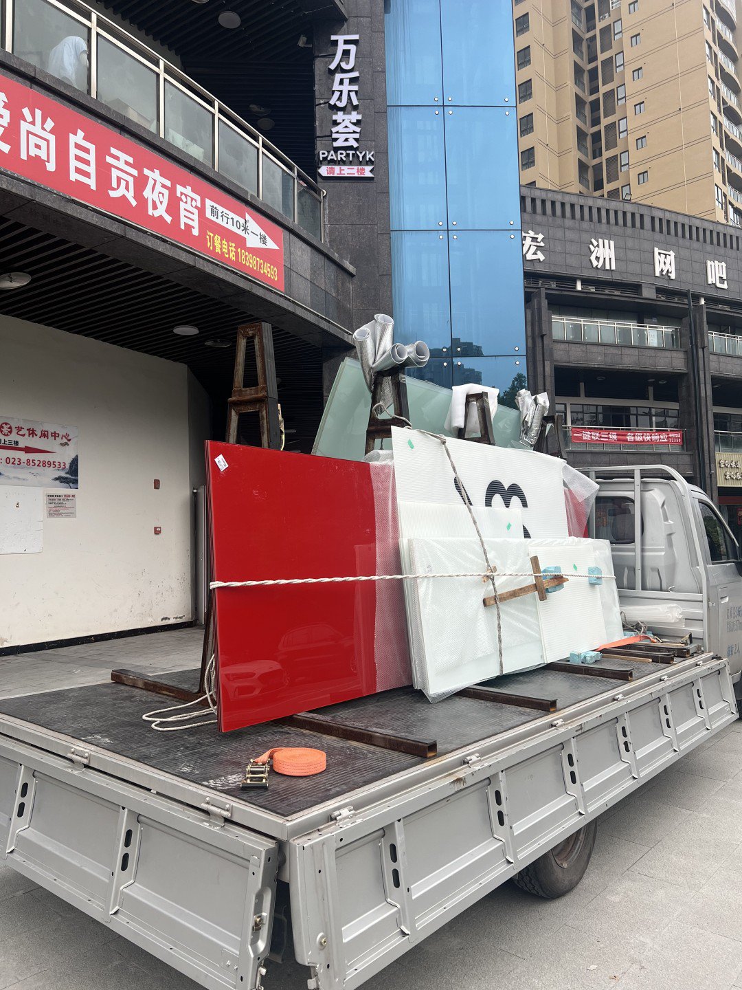 我们8点钟就到了璧山的装修现场